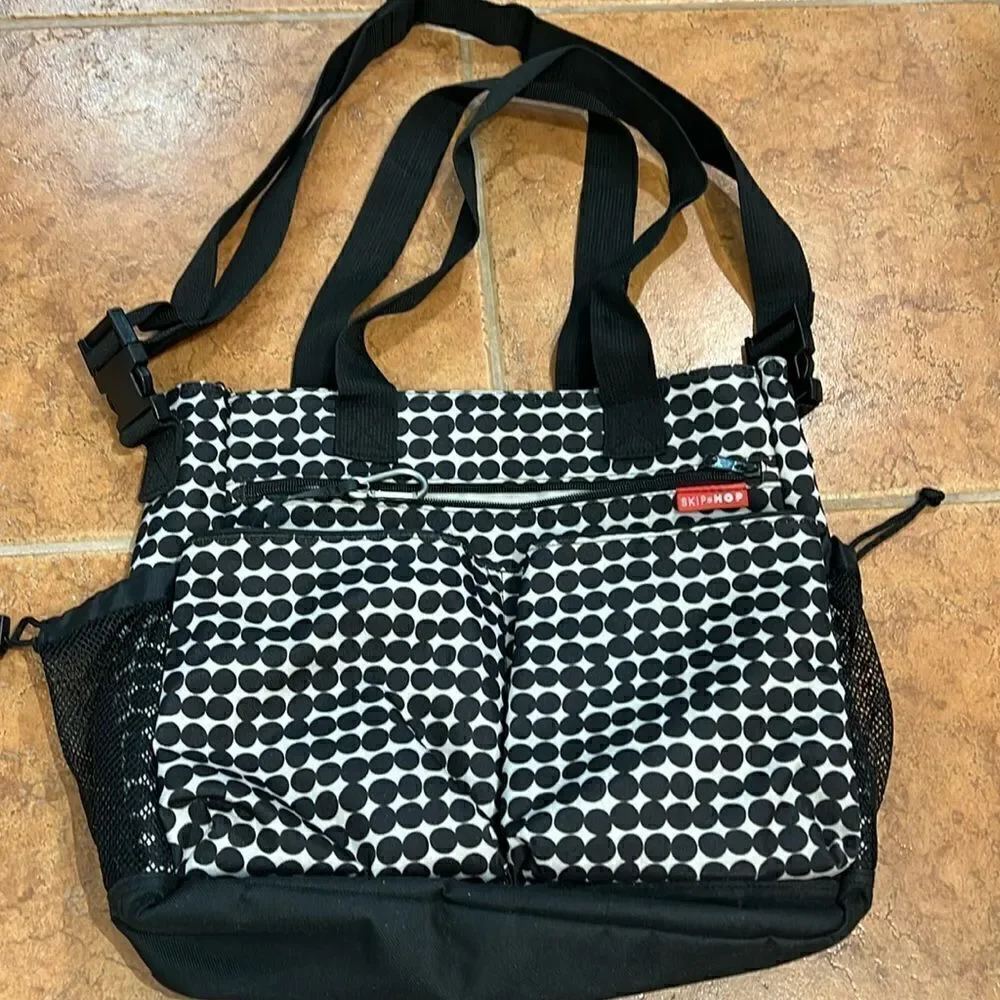 Skip Hop Spark Diaper Bag Multi pockets attaches to stroller‎ Black dots